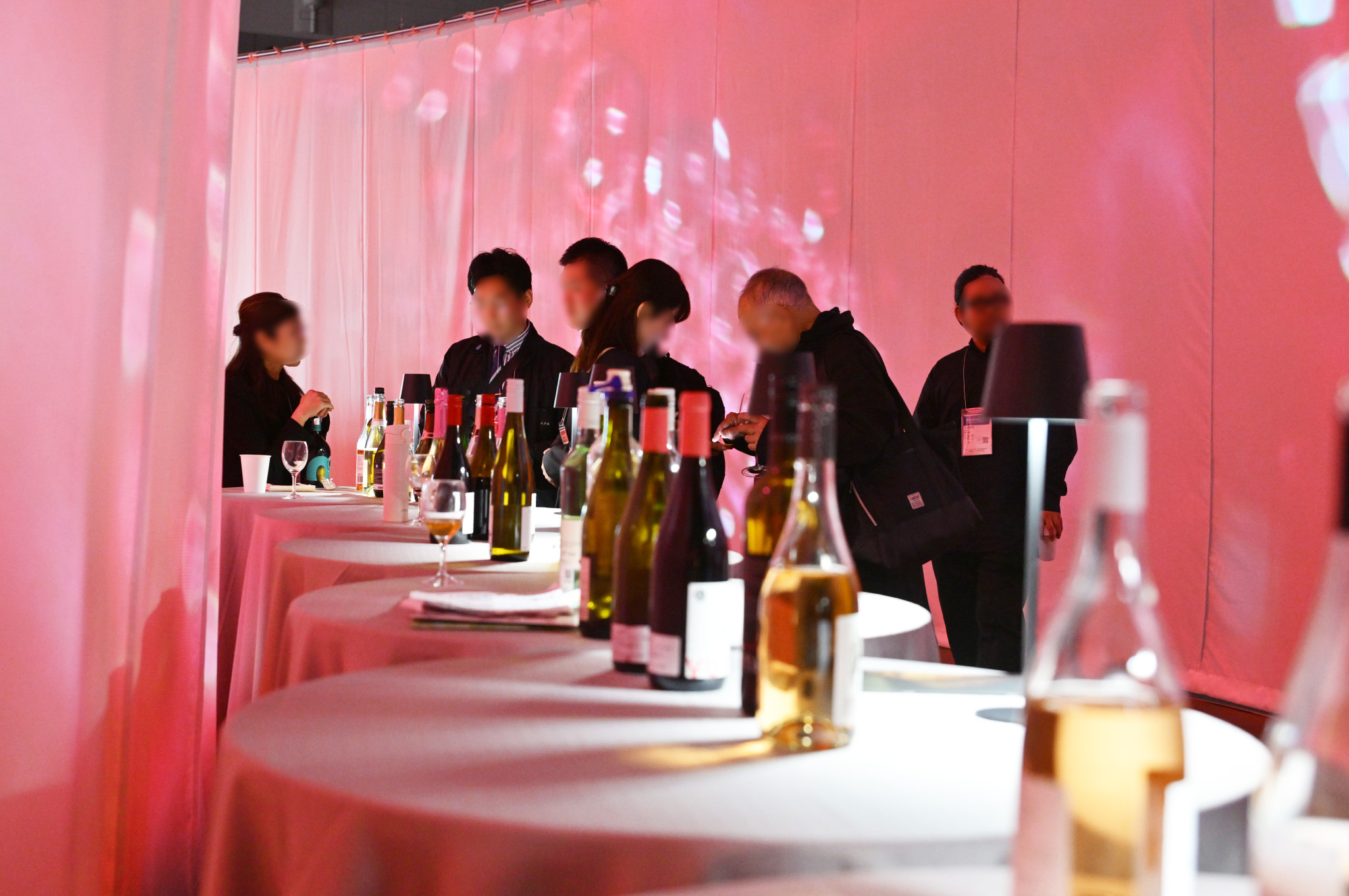 Wine exhibition scene